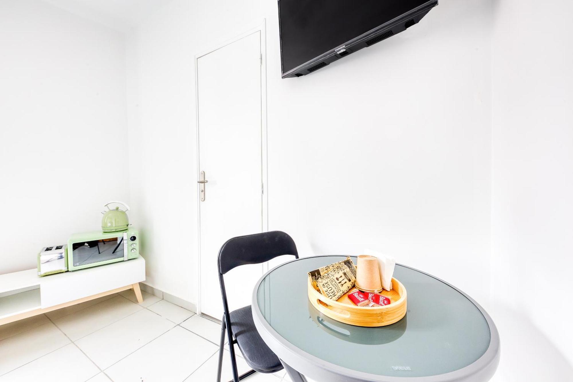 A 30s Du Rer E,paris En 20 Min Homestay *